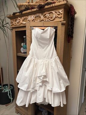 Vintage 1980s Simon Chang White Strapless Tiered Dress